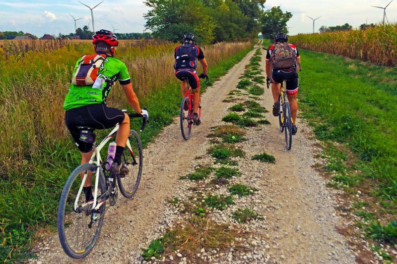 What is Gravel cycling